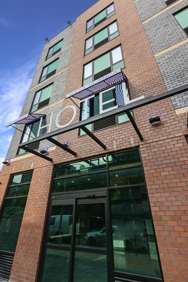 Casa Blanca Hotel Brooklyn นิวยอร์ก ภายนอก รูปภาพ