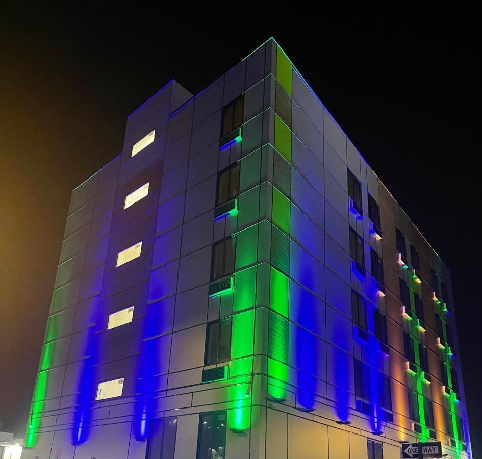 Casa Blanca Hotel Brooklyn นิวยอร์ก ภายนอก รูปภาพ