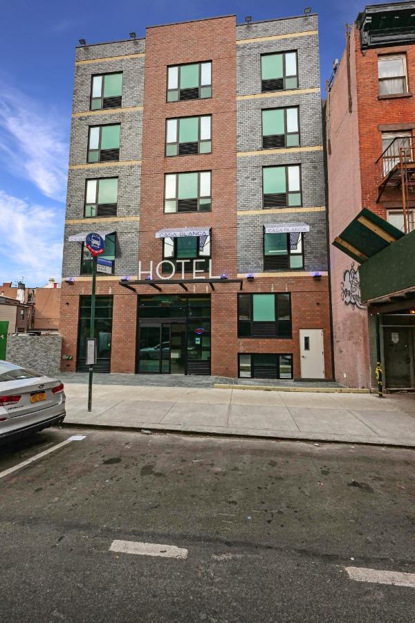 Casa Blanca Hotel Brooklyn นิวยอร์ก ภายนอก รูปภาพ